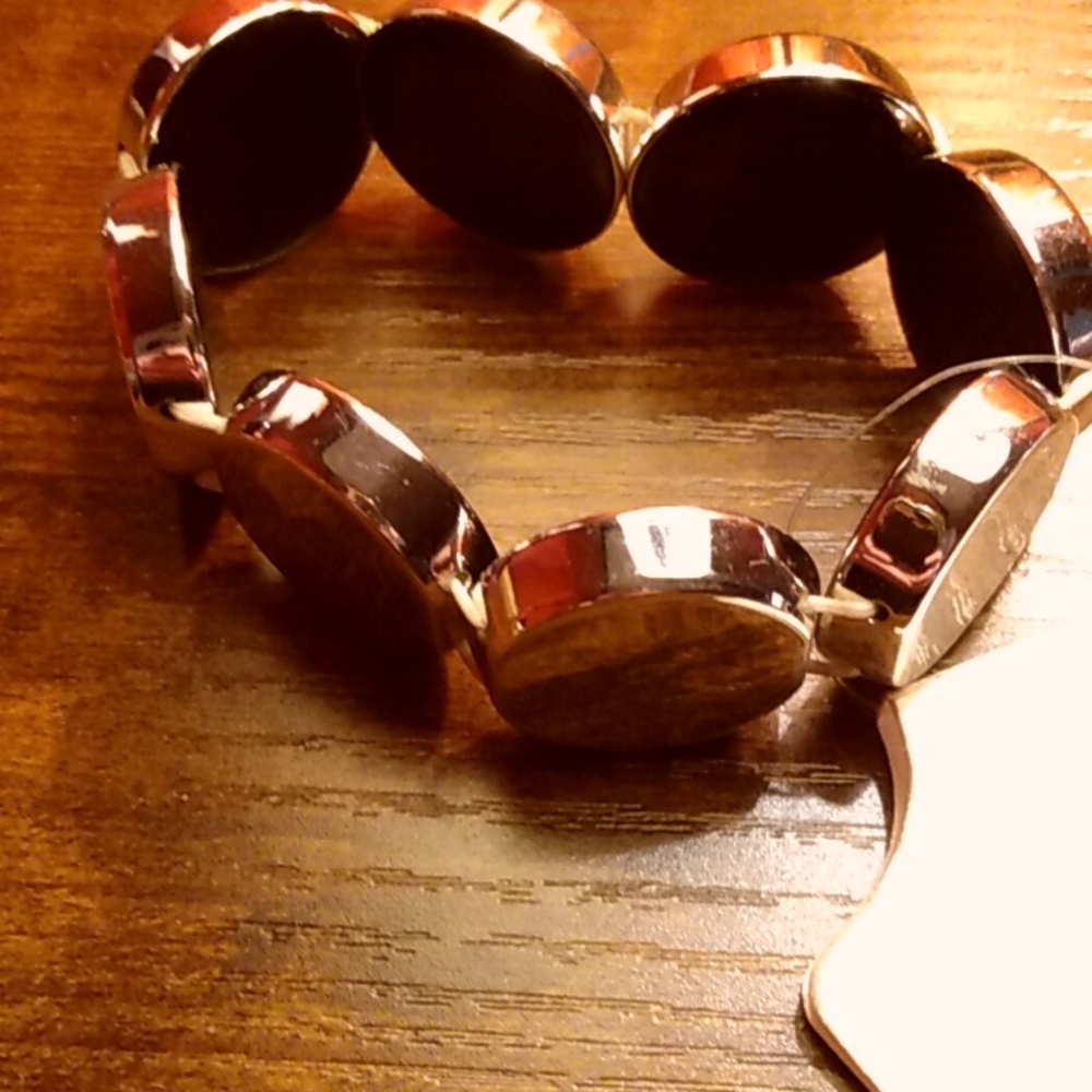 6/$20 Bracelet - Picture 4 of 5